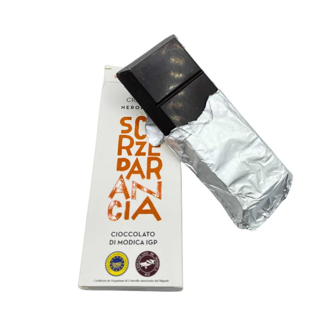 Modica insieme al gusto intenso dell'arancia di Sicilia.